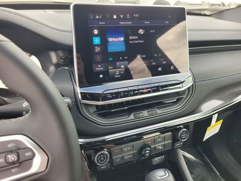 New 2026 Jeep Compass Latitude AWD/4WD image 22