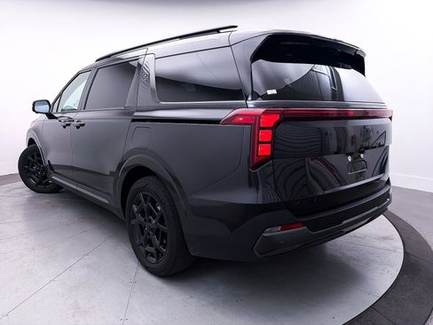 Used 2025 Kia Carnival SX image 3