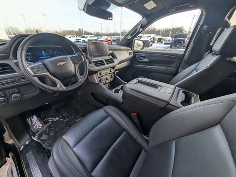 Used 2024 Chevrolet Suburban LT image 12