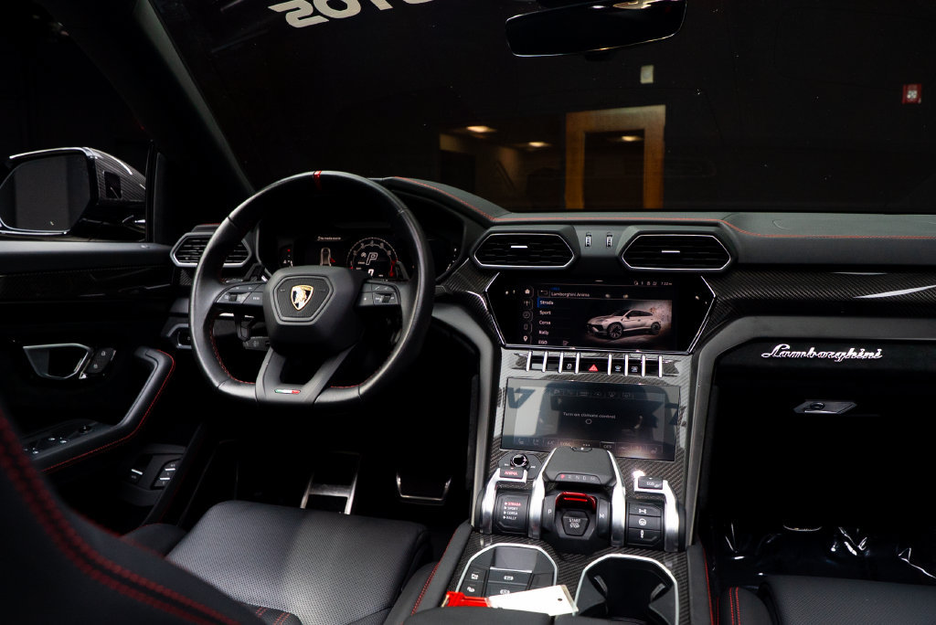 Used 2023 Lamborghini Urus Performante AWD/4WD image 55