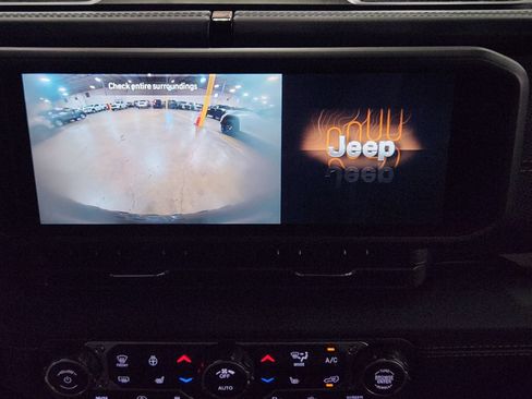 Used 2024 Jeep Wrangler Unlimited Rubicon w/ Safety Group AWD/4WD image 36