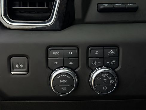 Used 2023 GMC Sierra 1500 Denali w/ Denali Reserve Package AWD/4WD image 22