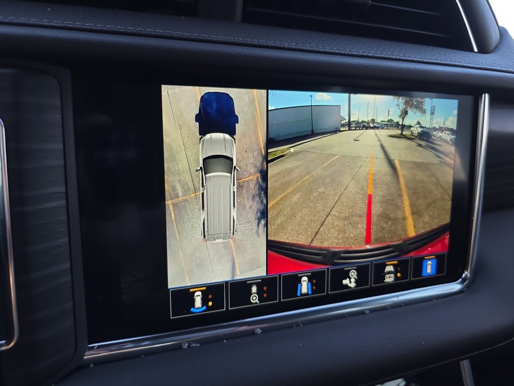 Used 2023 GMC Yukon Denali RWD image 23