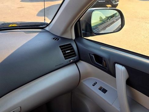 Used 2009 Toyota Highlander 4WD image 32