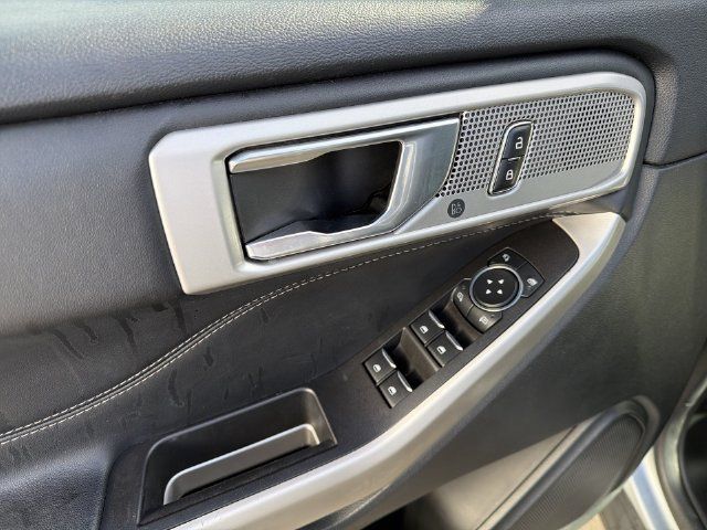 Used 2023 Ford Explorer Limited AWD/4WD image 15