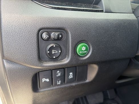 Used 2021 Honda Pilot Black Edition image 16