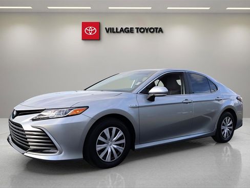 Certified 2021 Toyota Camry LE image 1