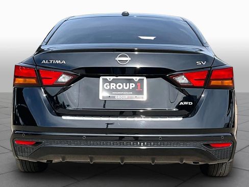 Used 2023 Nissan Altima 2.5 SV AWD/4WD image 4