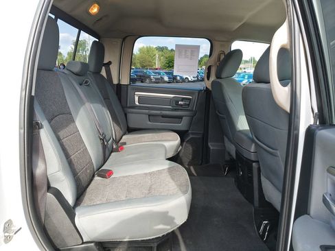 Used 2017 RAM 1500 Classic SLT w/ SLT Plus D←cor Group AWD/4WD image 17