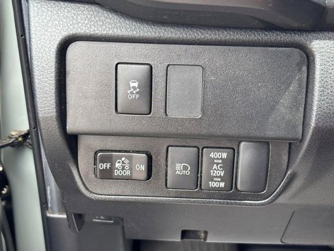 Used 2023 Toyota Tacoma TRD Off-Road AWD/4WD image 19