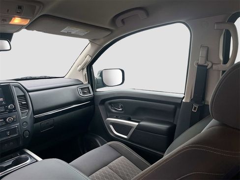 Used 2023 Nissan Titan SV w/ SV Convenience Package image 23
