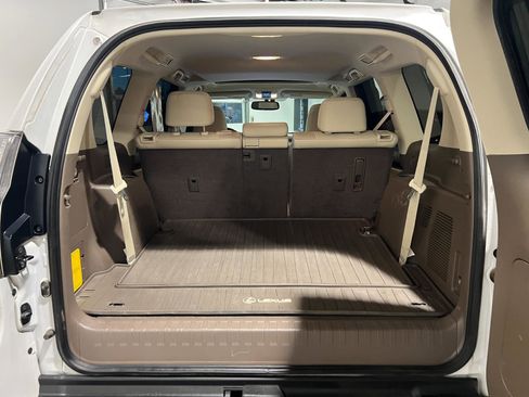 Used 2018 Lexus GX 460 Premium image 34