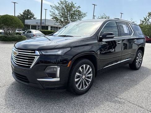 Used 2023 Chevrolet Traverse Premier FWD image 7