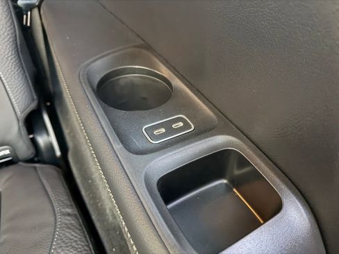 Used 2025 Mercedes-Benz GLS 450 4MATIC image 39