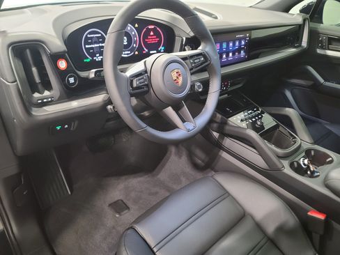 New 2026 Porsche Cayenne image 4