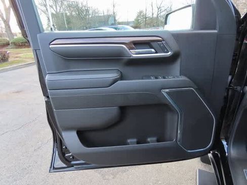 Used 2023 Chevrolet Silverado 1500 LT image 17