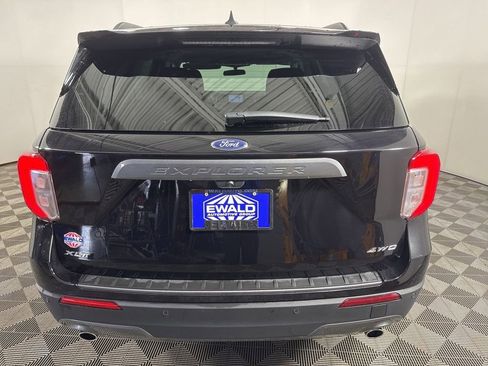 Used 2023 Ford Explorer XLT w/ Equipment Group 202A AWD/4WD image 9