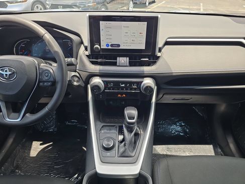 Used 2024 Toyota RAV4 SE AWD/4WD image 11
