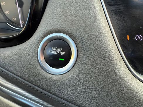 Used 2020 Cadillac XT5 Premium Luxury image 18