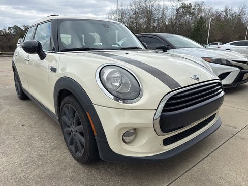 Used 2016 MINI Cooper 4-Door Hardtop image 1