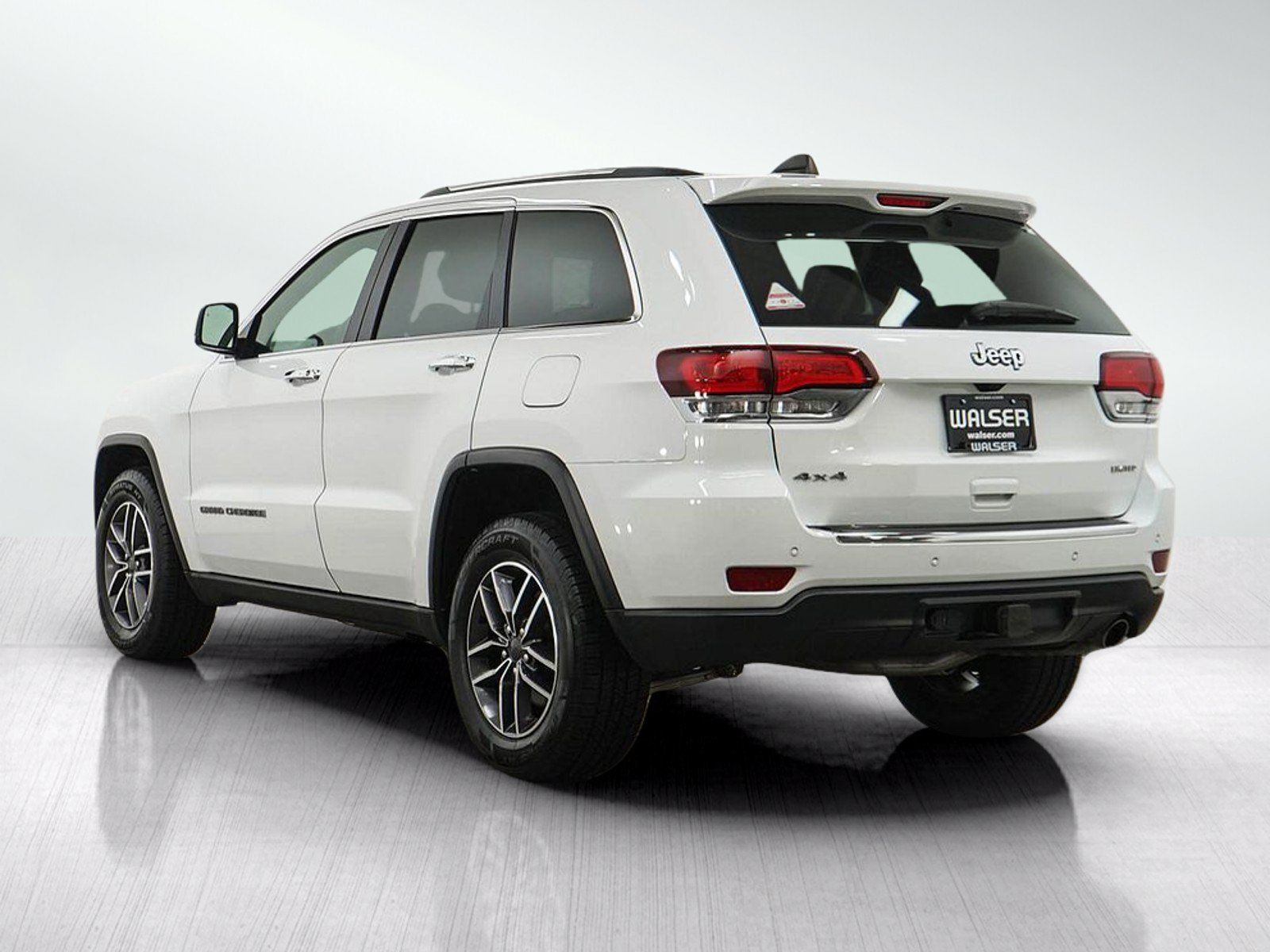 Used 2021 Jeep Grand Cherokee Limited AWD/4WD image 3