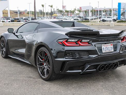 Used 2024 Chevrolet Corvette Z06 w/ Stealth Interior Trim Package RWD image 8