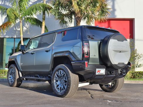 Used 2024 GMC Hummer EV 3X AWD/4WD image 16