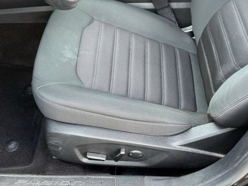 Used 2020 Ford Fusion SE FWD image 33