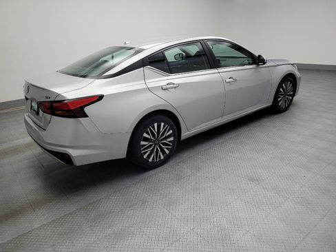 Used 2023 Nissan Altima 2.5 SV image 10