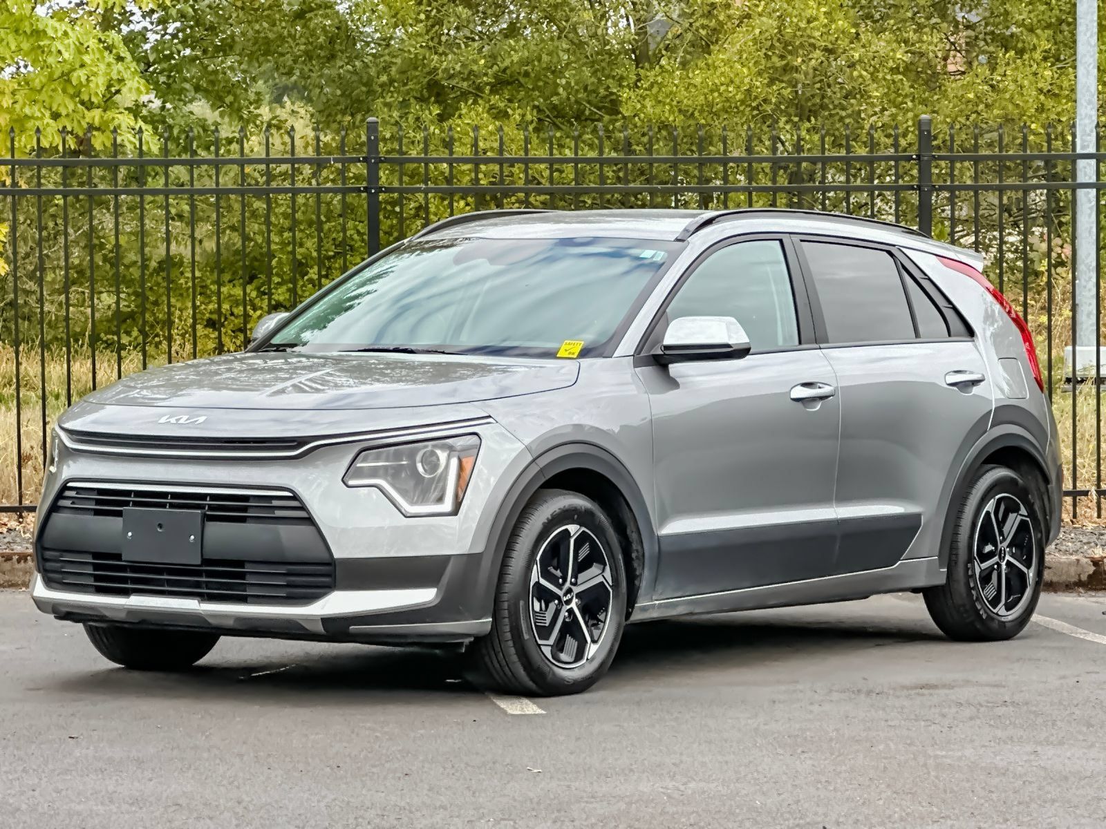 Used 2025 Kia Niro LX FWD image 7