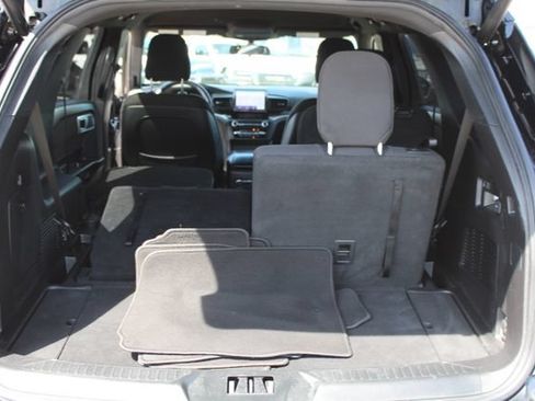 Used 2020 Ford Explorer XLT RWD image 36