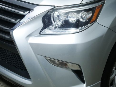 Used 2015 Lexus GX 460 image 16
