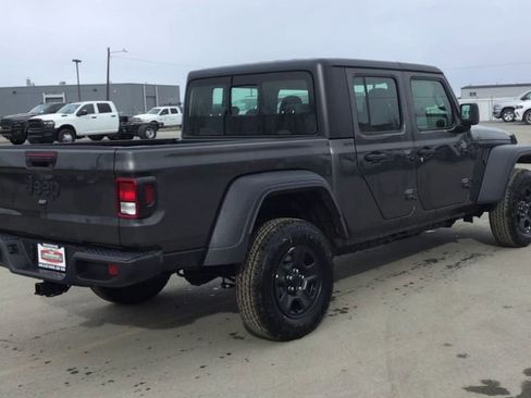 New 2025 Jeep Gladiator Sport image 8