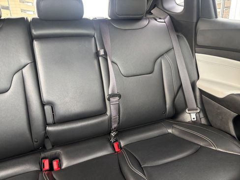 Used 2025 Jeep Compass Limited AWD/4WD image 38