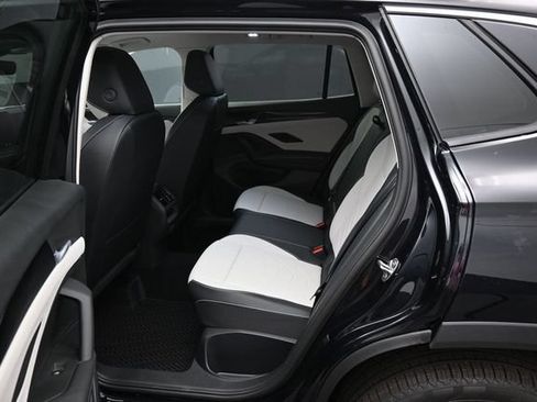 New 2026 Volkswagen Tiguan SE AWD/4WD image 11