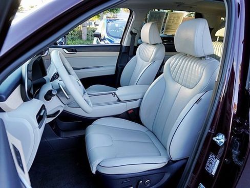 Certified 2024 Hyundai Palisade Limited image 17