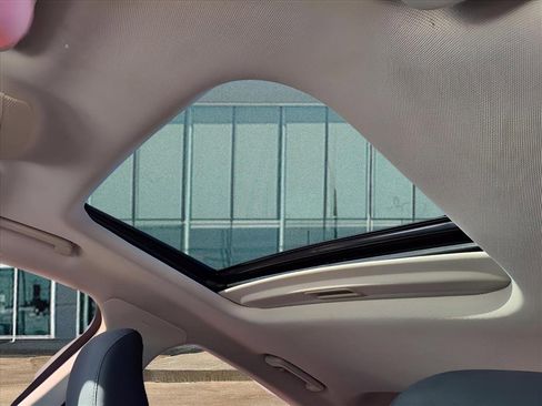 Used 2020 Ford Fusion SE image 18