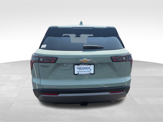 Used 2026 Chevrolet Equinox LT FWD image 4