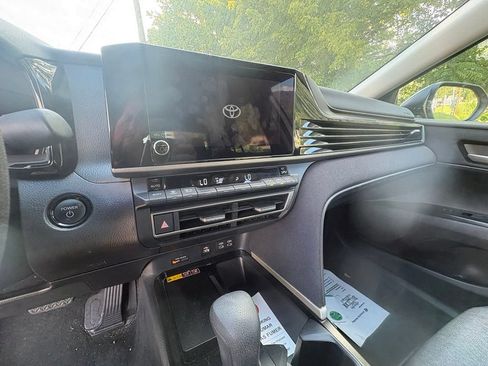Used 2025 Toyota Camry LE FWD image 16