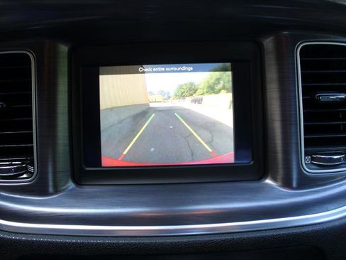 Used 2018 Dodge Charger SXT image 27