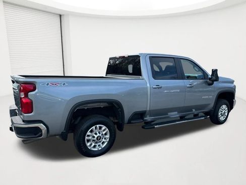 Used 2025 Chevrolet Silverado 2500 LT w/ Convenience Package AWD/4WD image 5