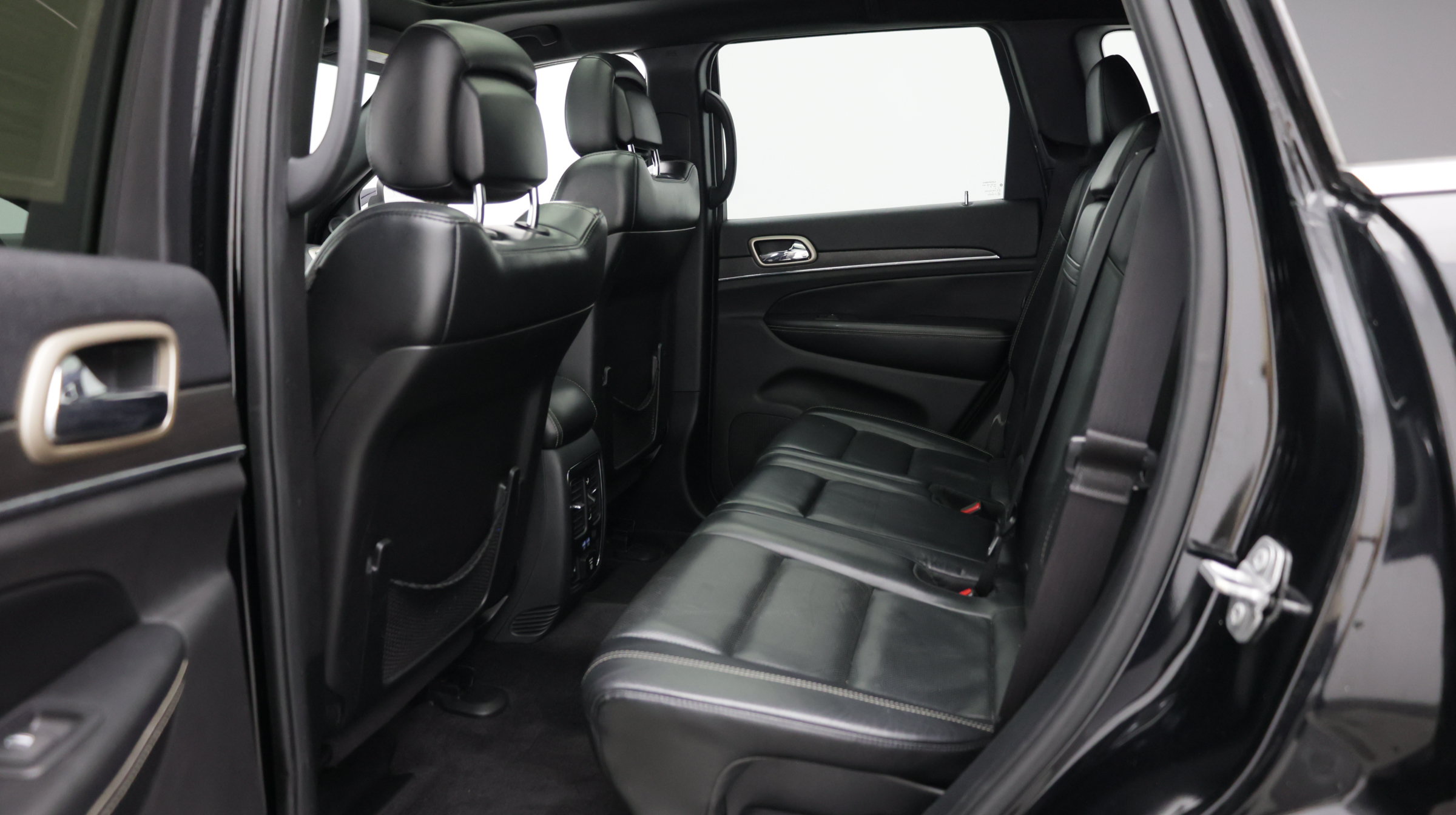 Used 2017 Jeep Grand Cherokee Limited w/ Luxury Group II RWD image 26