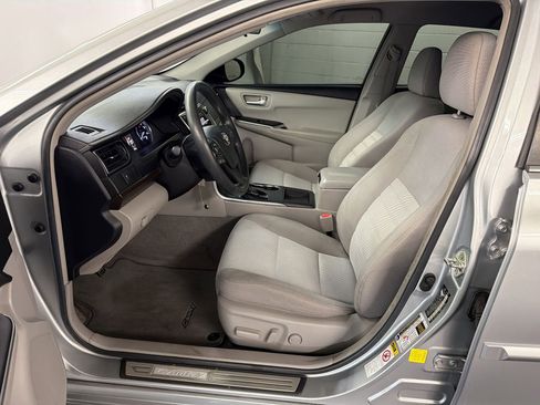 Used 2017 Toyota Camry LE w/ Protection Package (Q2) FWD image 5