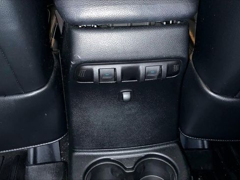 Used 2017 Jeep Wrangler Unlimited Sahara w/ Connectivity Group image 34