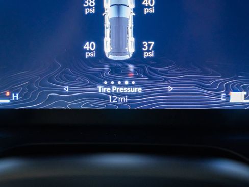 New 2025 Jeep Grand Cherokee Altitude image 40