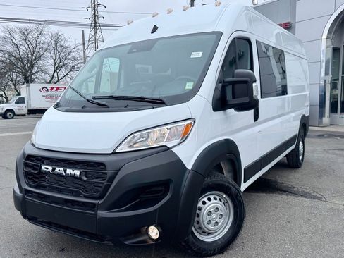 Used 2025 RAM ProMaster 2500 w/ Crew Van Package FWD image 3