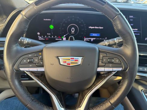 Used 2024 Cadillac Escalade ESV Premium Luxury w/ Performance Package image 15