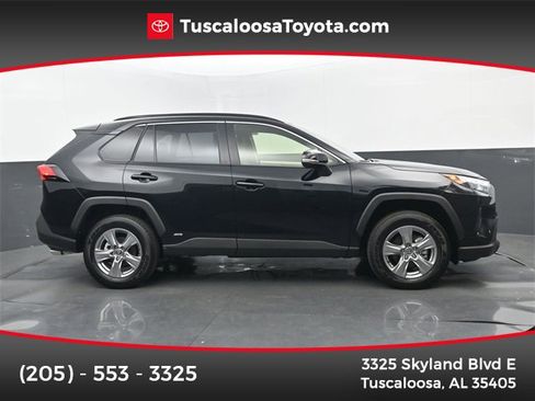 Used 2025 Toyota RAV4 XLE image 1