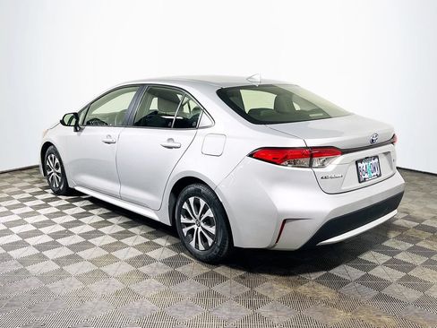 Certified 2022 Toyota Corolla LE FWD image 5