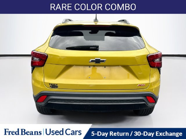 Used 2024 Chevrolet Trax RS w/ Sunroof Package FWD image 8